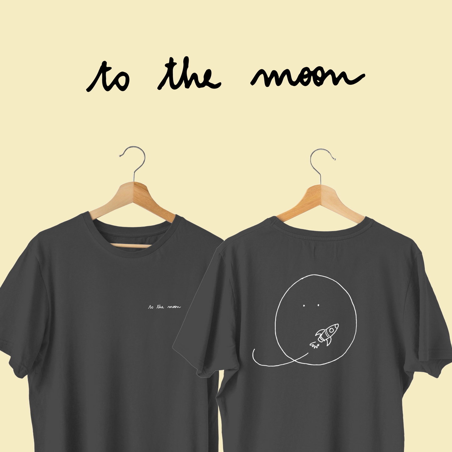 Découvre notre Tee-shirt CryptoStories x ColineisCool "To The Moon" - une collaboration exceptionnelle entre CryptoStories et l'artiste @ColineisCool. Affiche ta passion crypto avec style, fusionnant l'esthétique ensoleillée et minimaliste de ColineisCool avec la vision unique de CryptoStories sur l'univers blockchain. le cadeau crypto parfait.